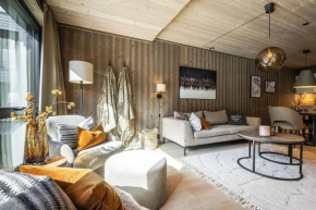 Cozy ski in & out apartment